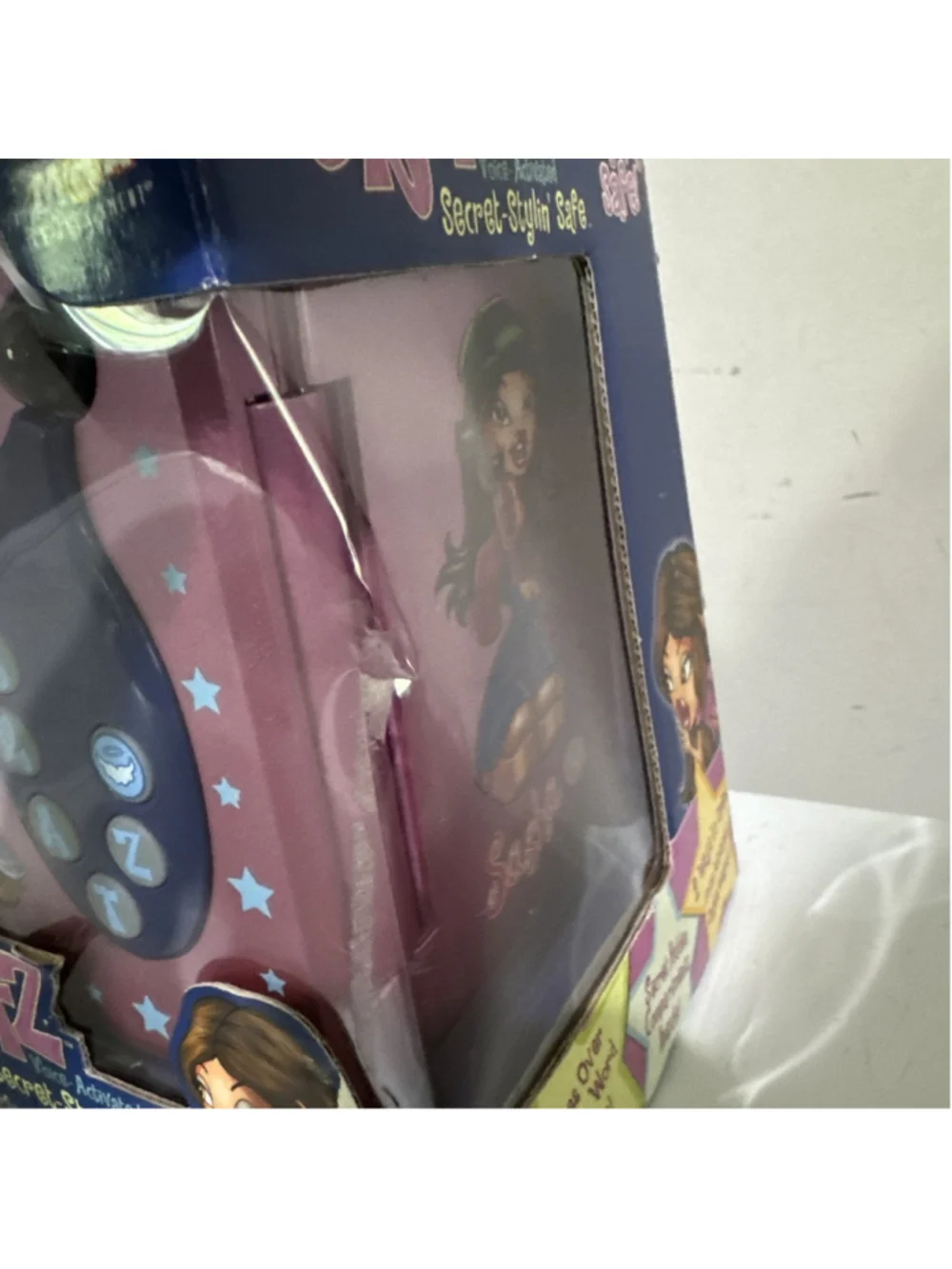 2002 MGA Entertainment Bratz Secret-Stylin Safe Cloe Jade Sasha Fashion Doll New